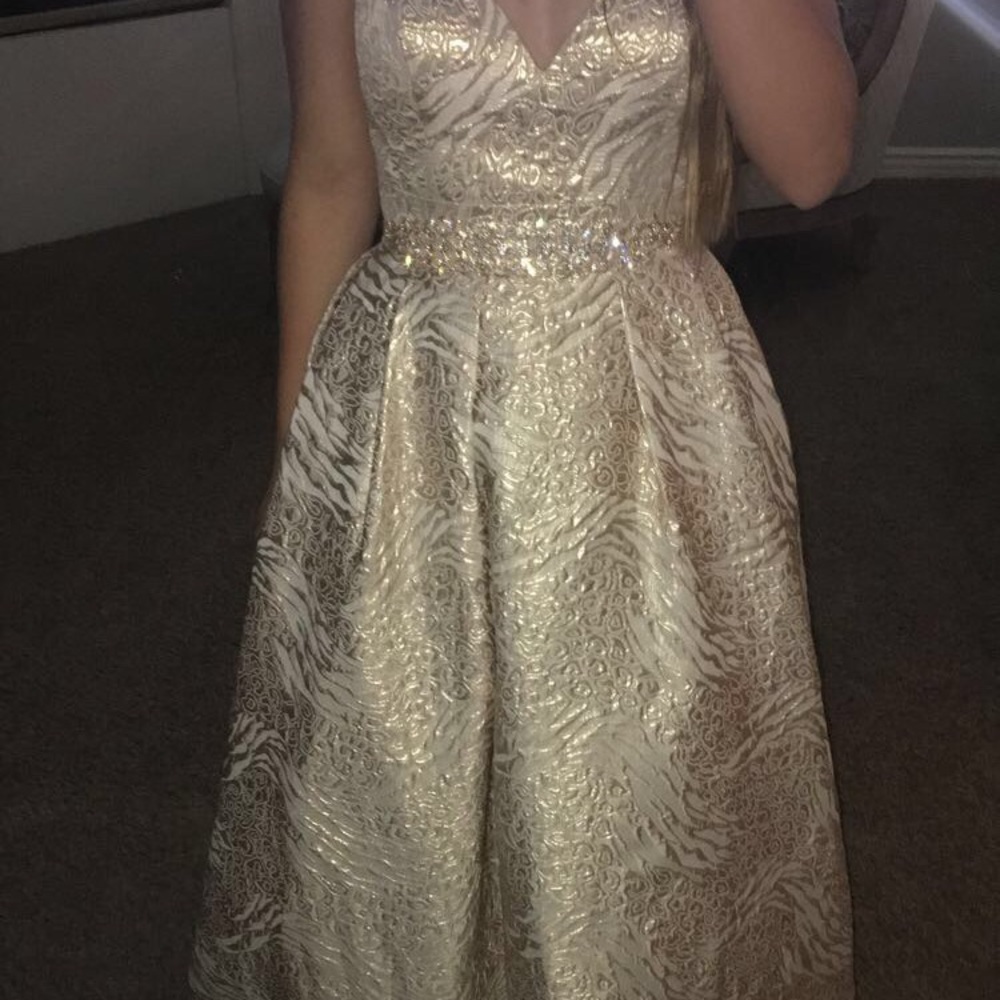 PROM DRESS / FORMAL DRESS - Picture 3 of 4